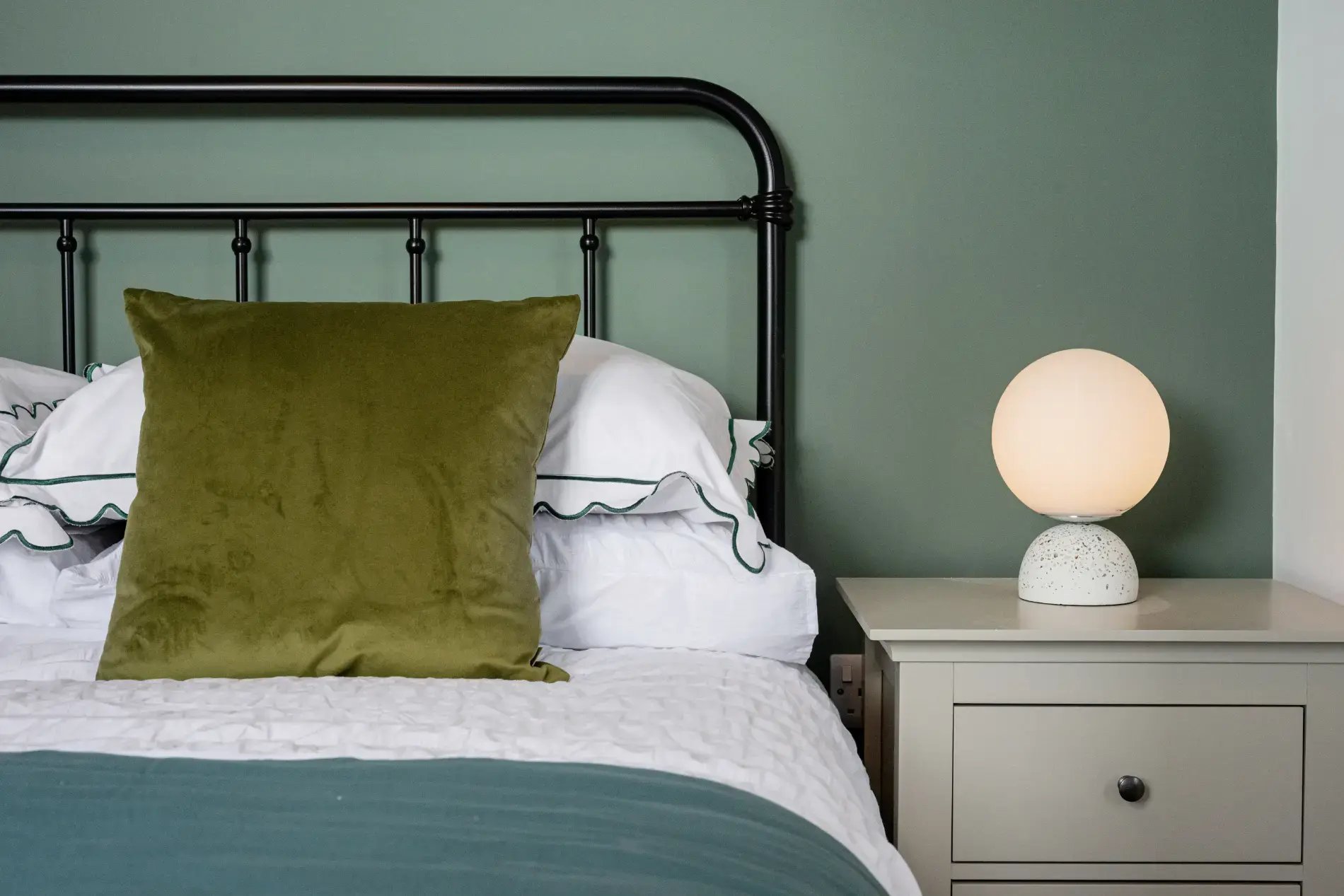 Boutique-homes-bawdlands-room-6g